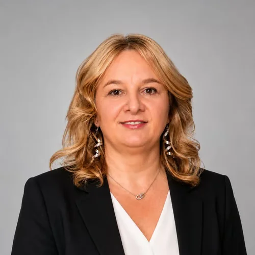 Anna Lebiecka-Helma, Farmers insurance agent