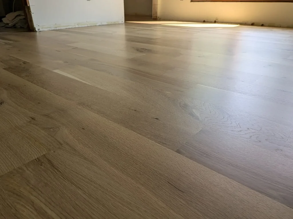 Oak floor closeup in the DS Superior Hardwood Flooring gallery