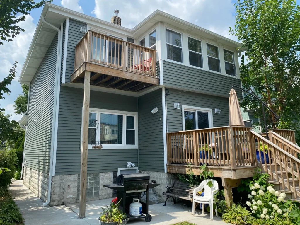Rear deck siding wide in the Midwest Renovation Services gallery