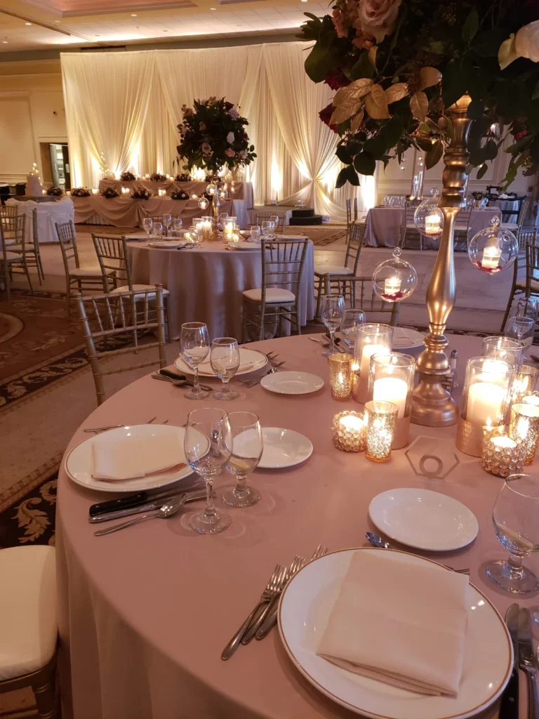 Candlelit round table shown in the Venuti’s in Addison gallery