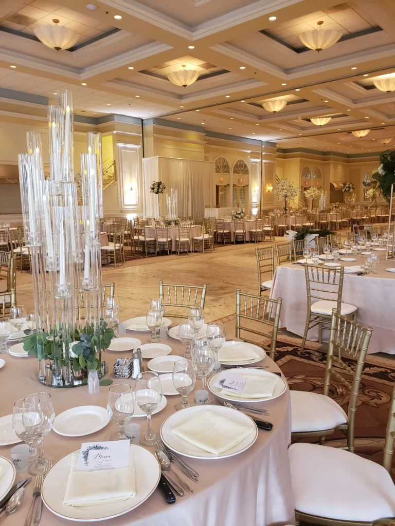 Chandelier ballroom table layout shown in the Venuti’s in Addison gallery